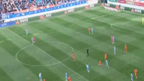 “徐皓阳：申花中场多才多艺，全能战将任君调配！”